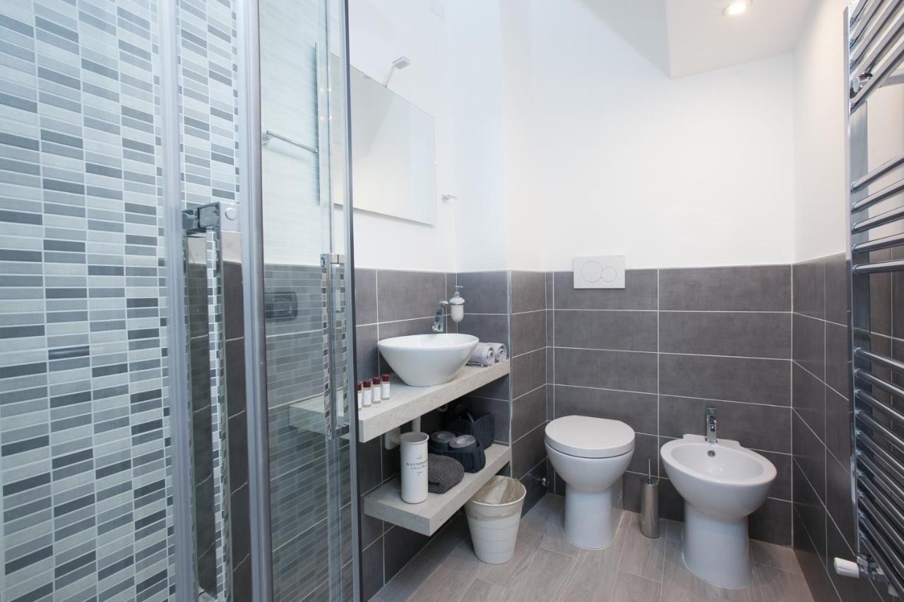 Amazing And New Penthouse In City Center Милано Екстериор снимка
