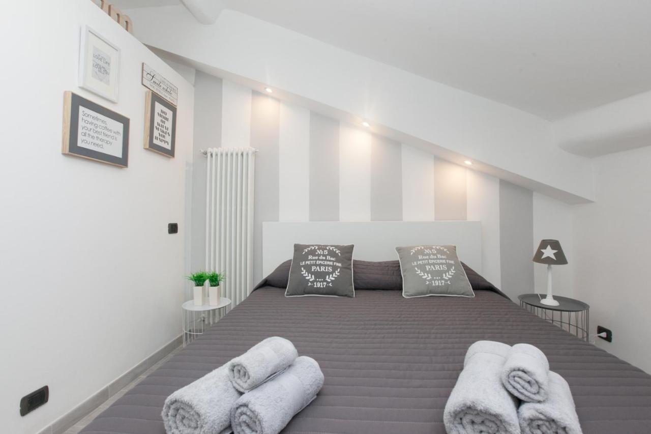 Amazing And New Penthouse In City Center Милано Екстериор снимка